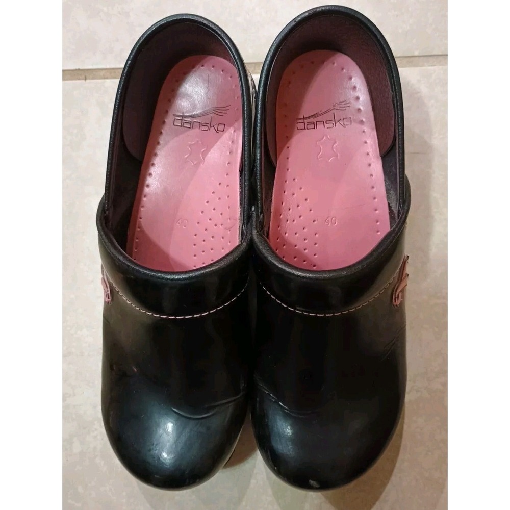 DANKSO Black Patent Breast Cancer Awareness  Shoes‎ Size 9.5